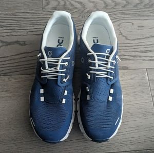 GENTLY used Women's Cloud 5 in denim/white